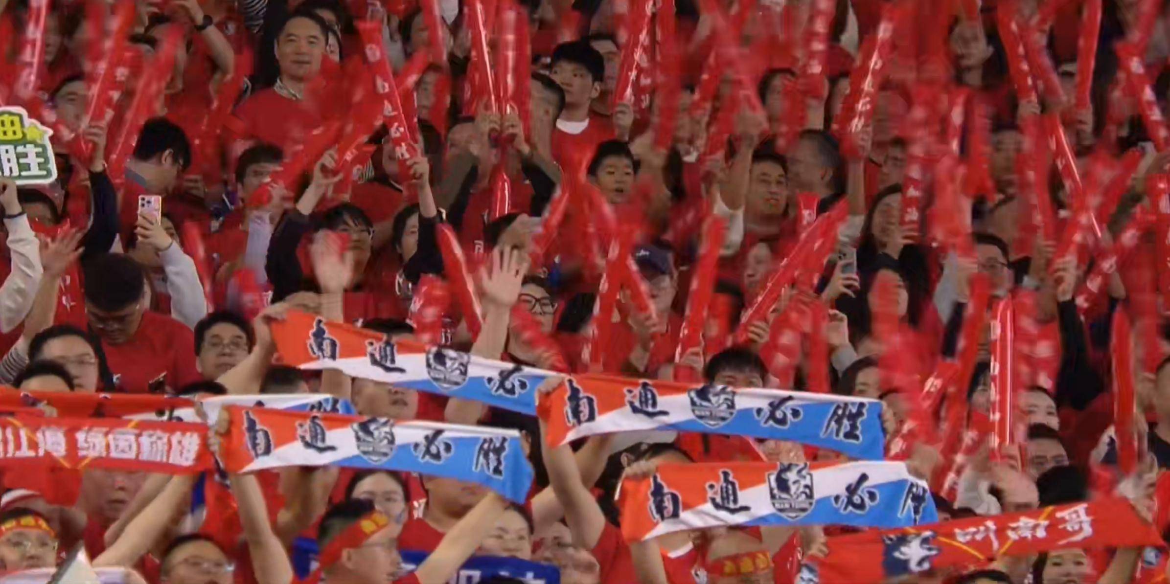 全明星赛首回合激情夜！苏炳添里突外投，北京国安险胜山东泰山(苏炳添退役了为什么还能参加比赛)